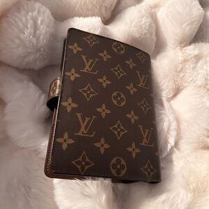 Louis Vuitton Monogram medium ring agenda